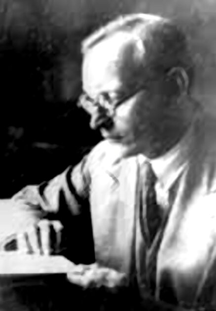 Erwin Simonowitsch Bauer (1890–1938) entwickelte eine allgemeine Theorie der lebenden Substanz.