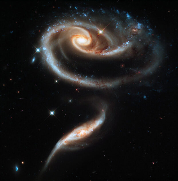 Die sogenannte „Rose der Galaxien“ (Arp 273). LaRouche: „Wie großmächtig ist eigentlich unser Sonnensystem? Steht das Sonnensystem nicht selbst unter der mächtigeren Knute seiner Galaxie?“. Bild: NASA/ESA/Hubble Heritage Team (STScI/AURA)
