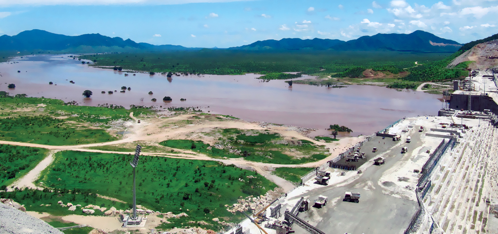 Der Grand Ethiopian Renaissance Dam in der Bauphase 2016. Bild: CC/Ana E. Casão