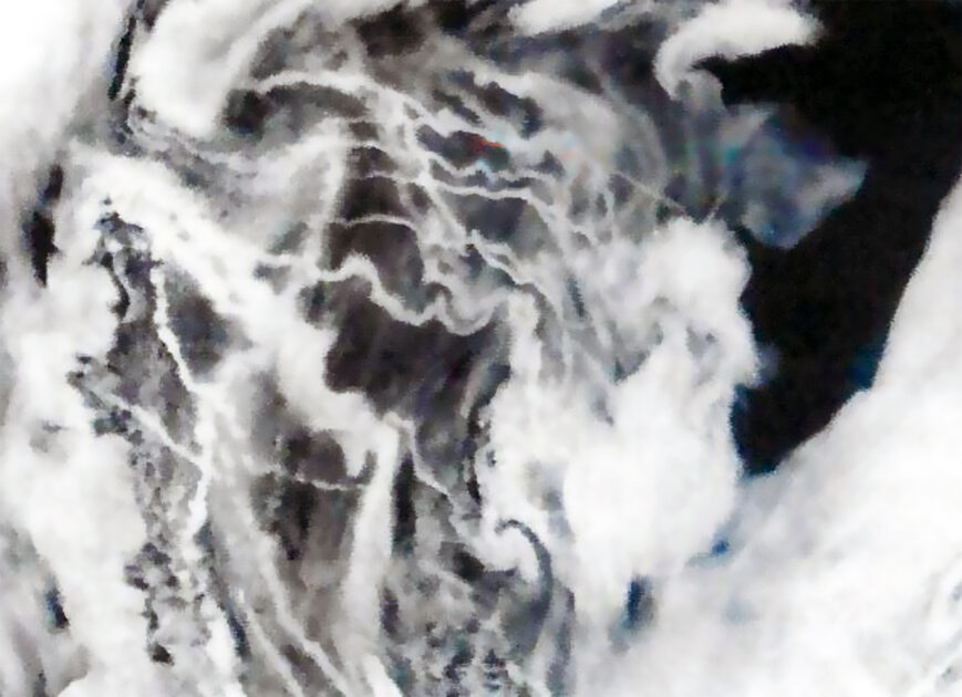 Abb. 4.0. Wolkenbildung aus Abgasfahnen von Schiffen | Bild: NASA